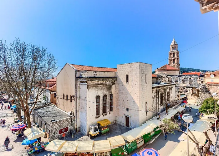 Palace Porta Argentea * ספליט