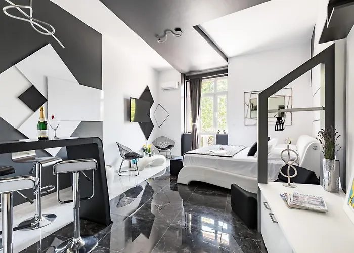 Palace Porta Argentea